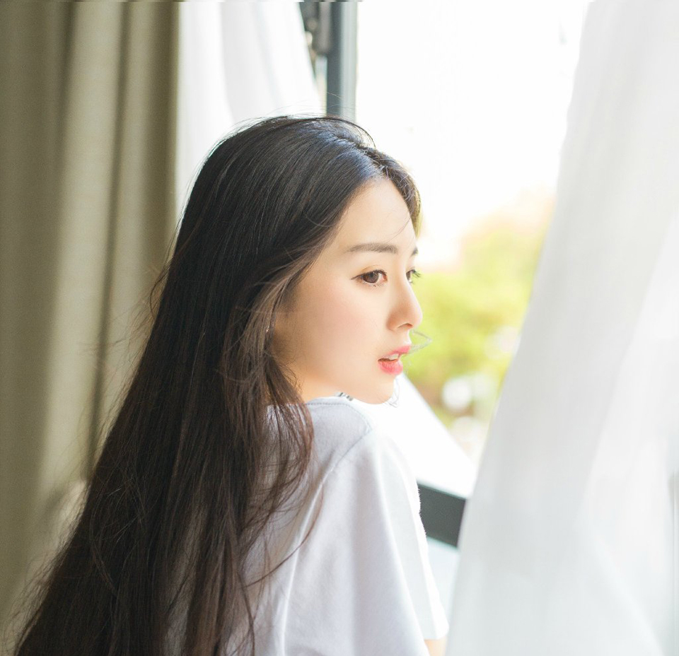 友情是两心相交，友情是不求回报，友情是没有烦恼，友情是温暖拥抱，友情是相伴到老。友情是你我快乐的微笑！